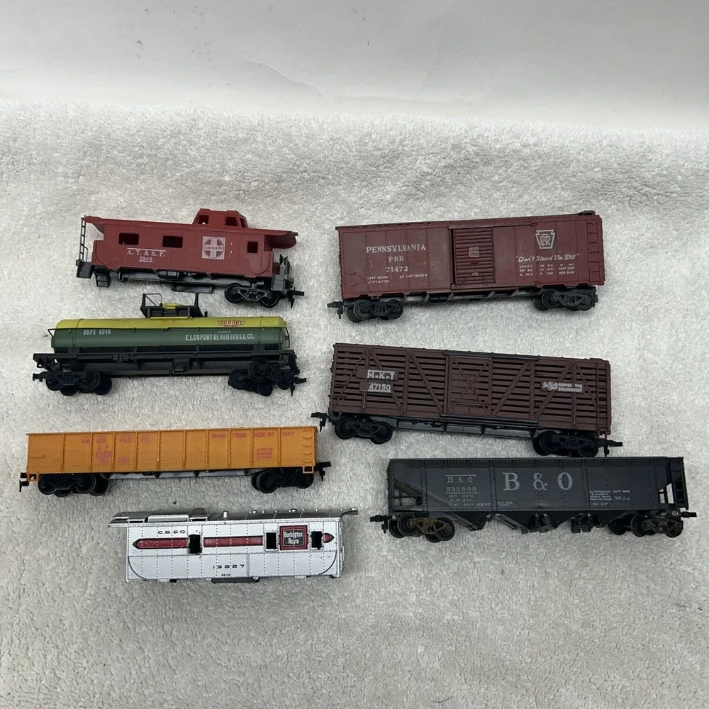 Tyco Vintage Lot of 7 Model Train Cars Toys HO